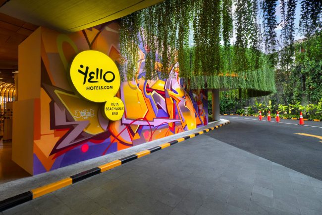 YELLO Hotel Kuta Beachwalk