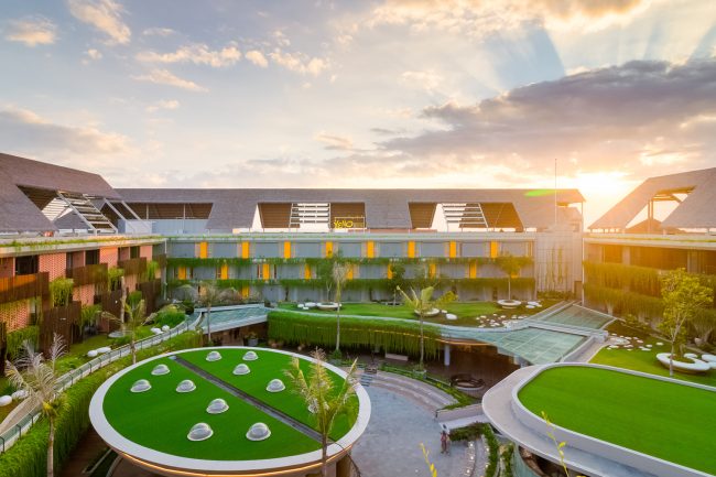 YELLO Hotel Kuta Beachwalk Bali
