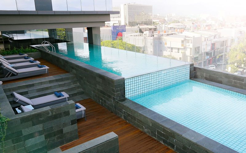 Yello Paskal Swimming Pool - 1